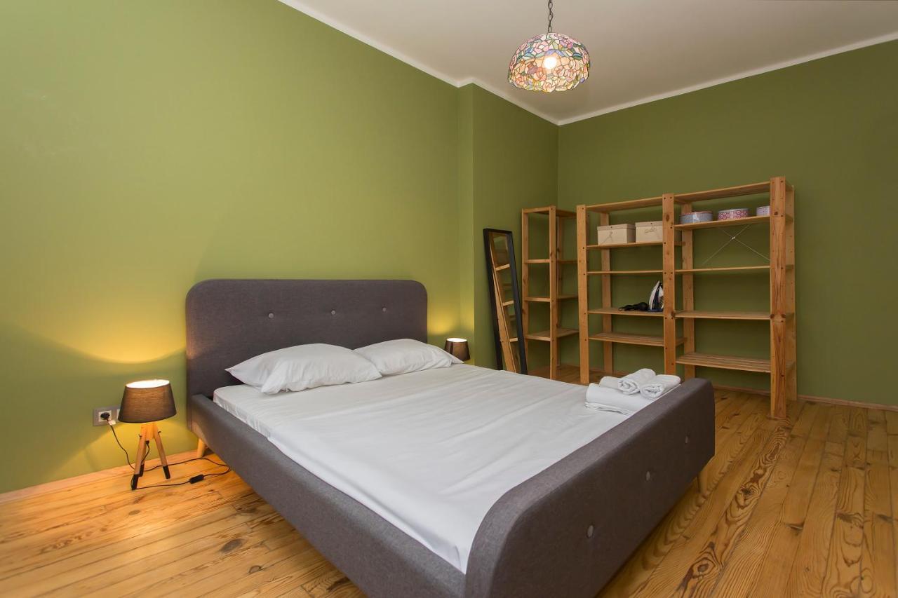 Colorful 2Bdr Apartment In The City Center Sofia Extérieur photo
