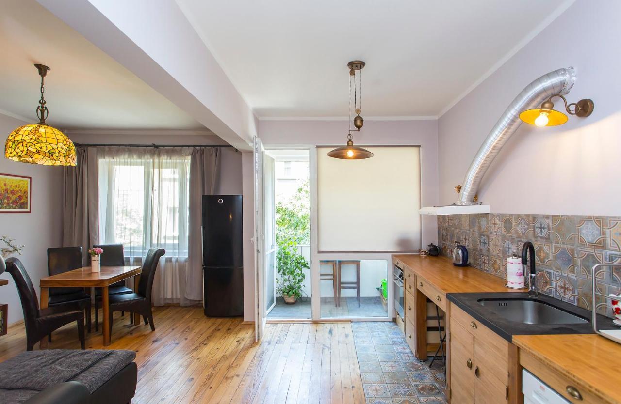 Colorful 2Bdr Apartment In The City Center Sofia Extérieur photo