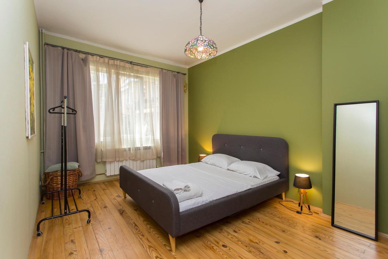 Colorful 2Bdr Apartment In The City Center Sofia Extérieur photo