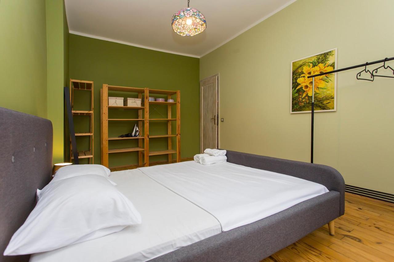 Colorful 2Bdr Apartment In The City Center Sofia Extérieur photo