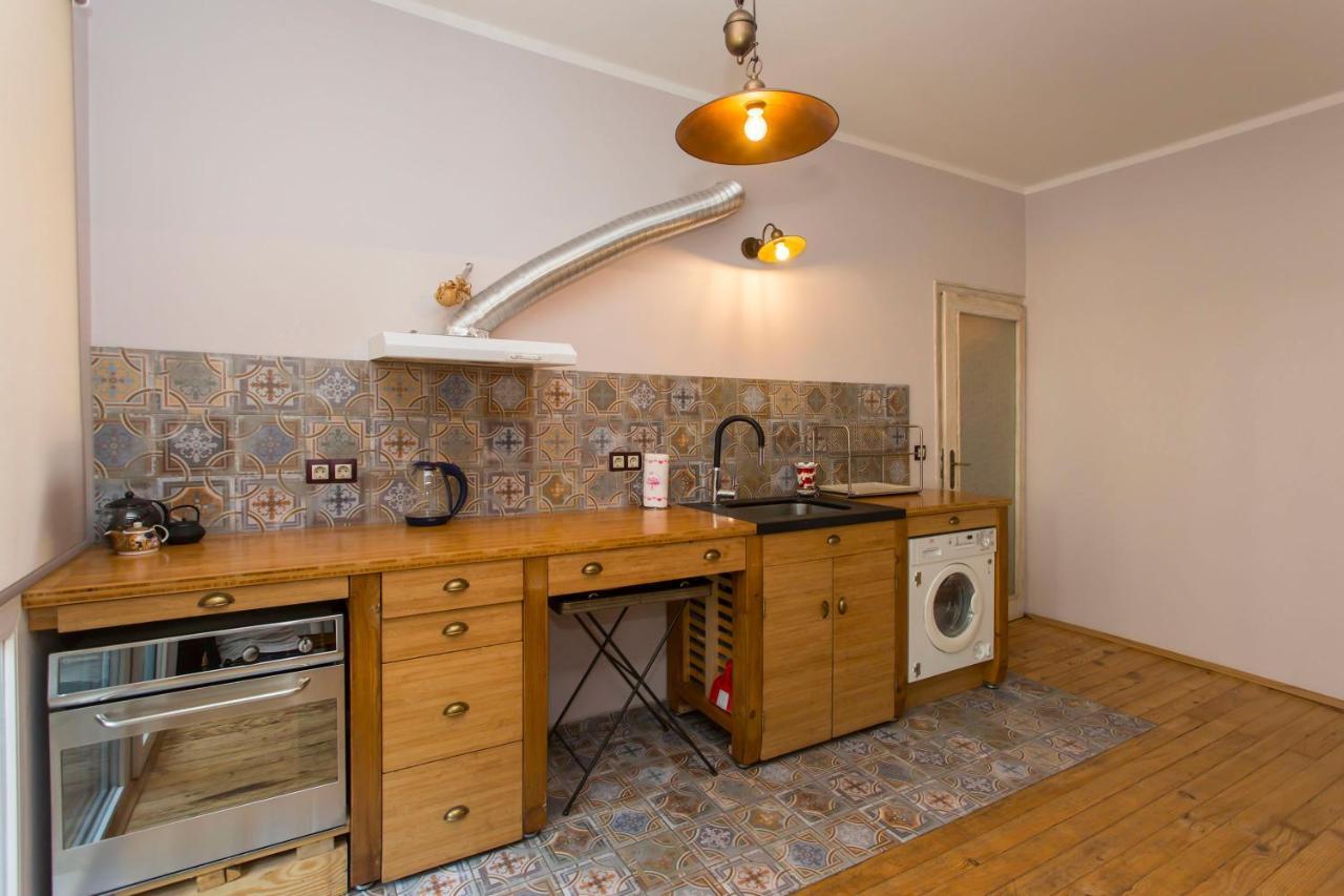Colorful 2Bdr Apartment In The City Center Sofia Extérieur photo
