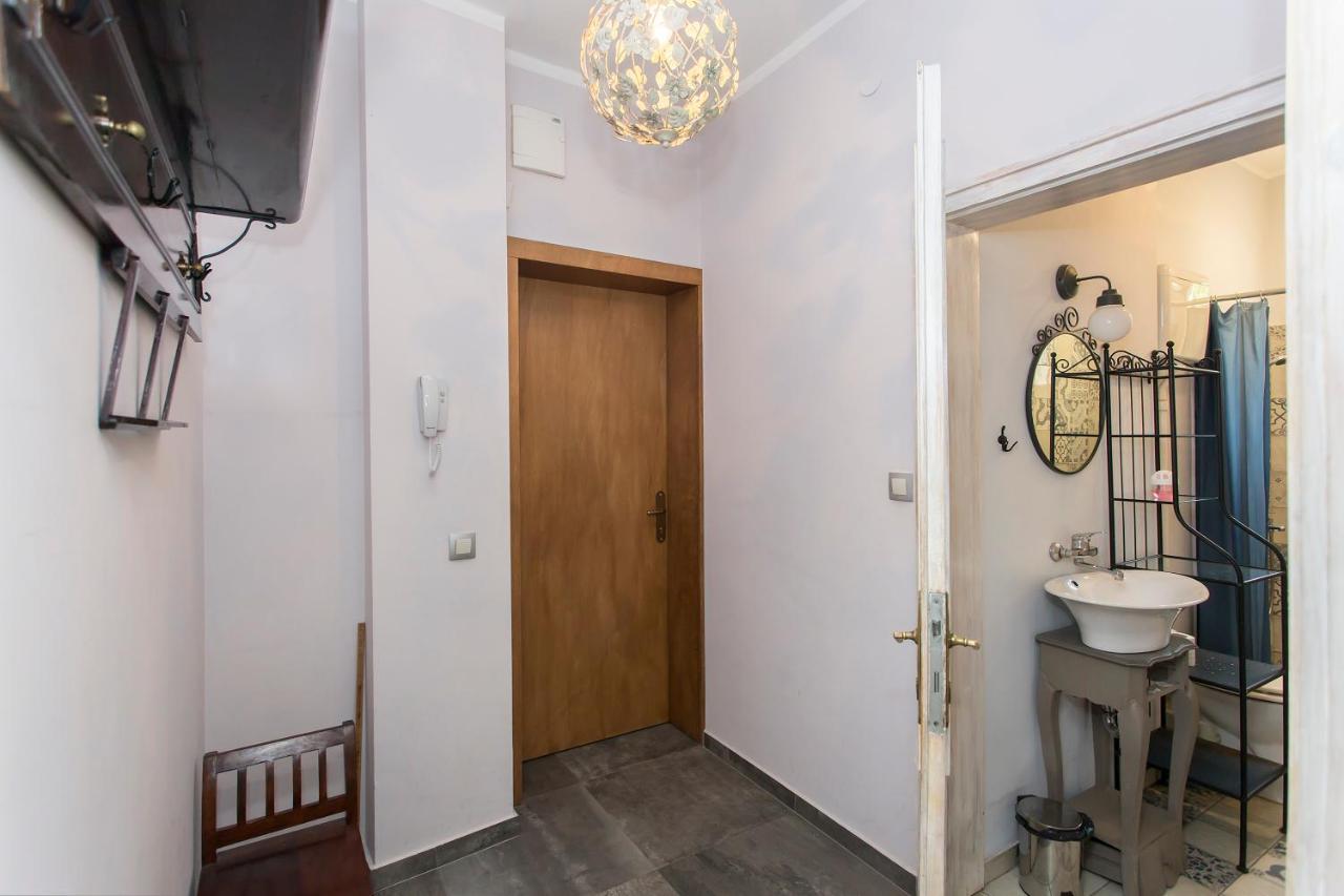 Colorful 2Bdr Apartment In The City Center Sofia Extérieur photo